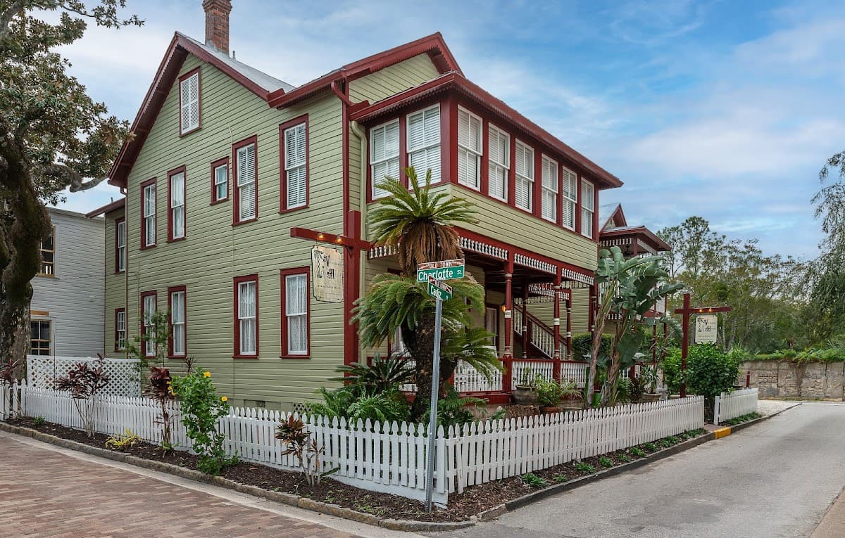 Victorian House Bed & Breakfast