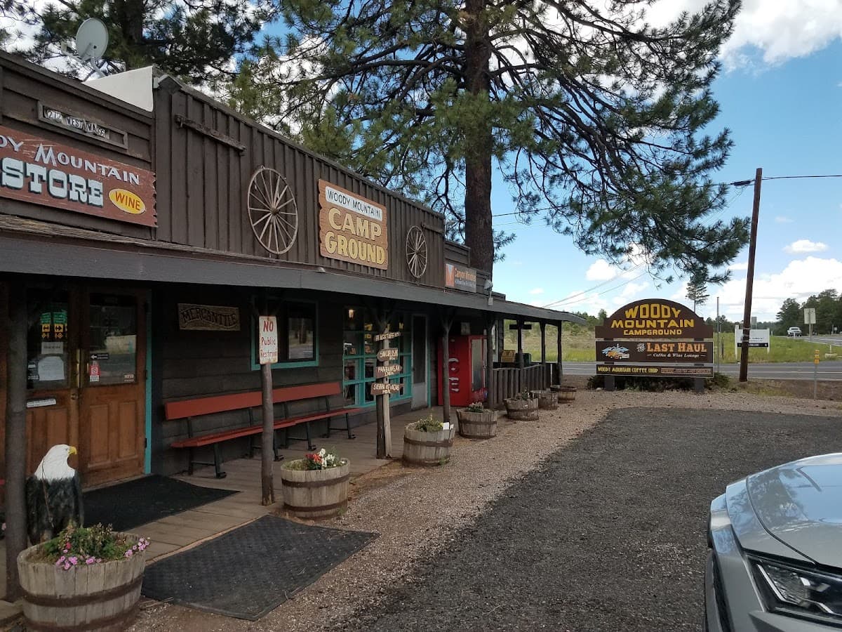 Woody Mountain Campground and Bed & Breakfast