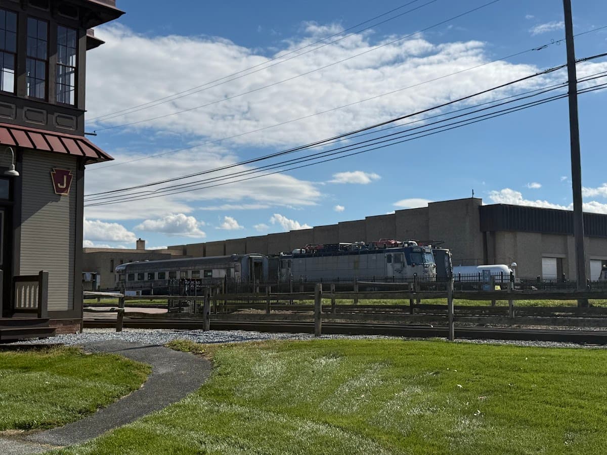 Virtual Railfan Public Webcam - Strasburg Railroad Station