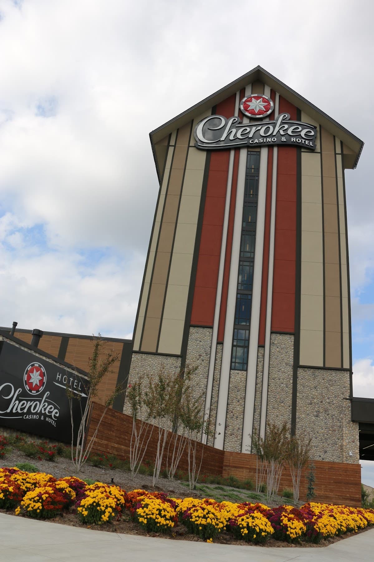 Cherokee Casino and Hotel Roland