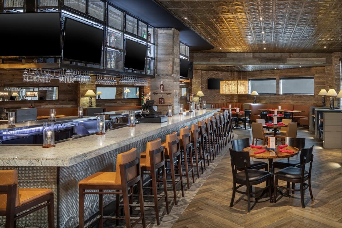 R Bar and Grill at Hilton Arlington
