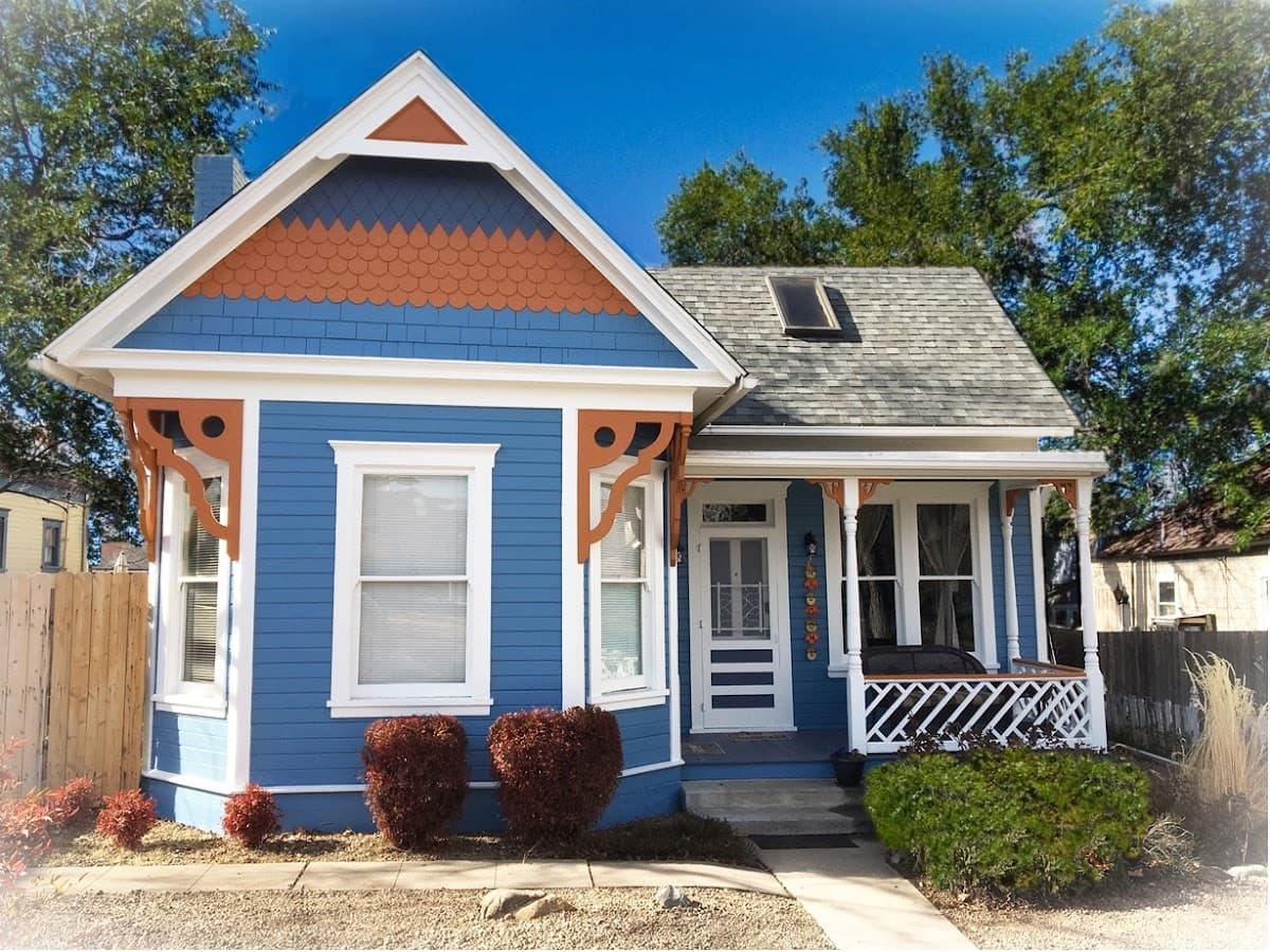Pleasant Street Cottages- Victorian Suites