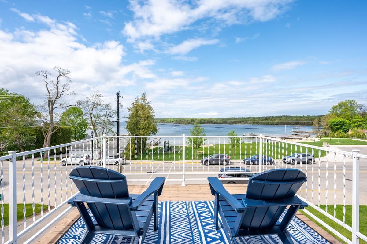 The Deckhouse at Fresh Coast Motel