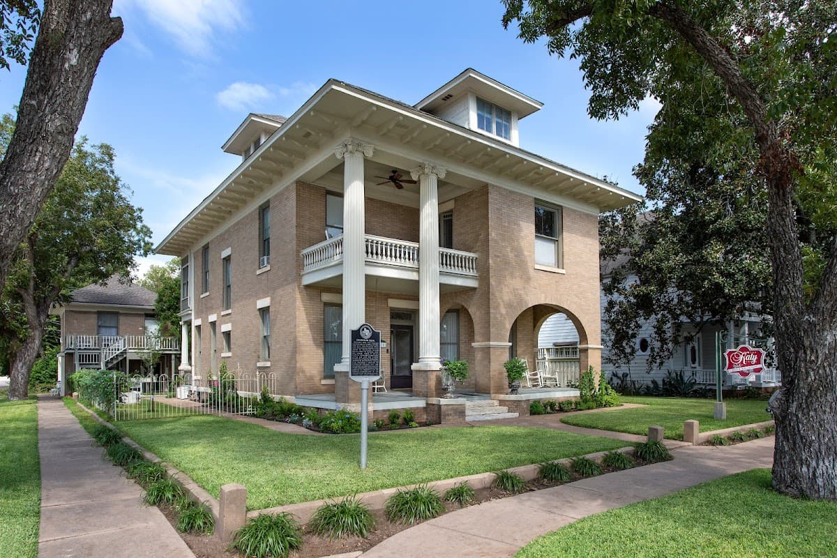 Katy House Bed & Breakfast