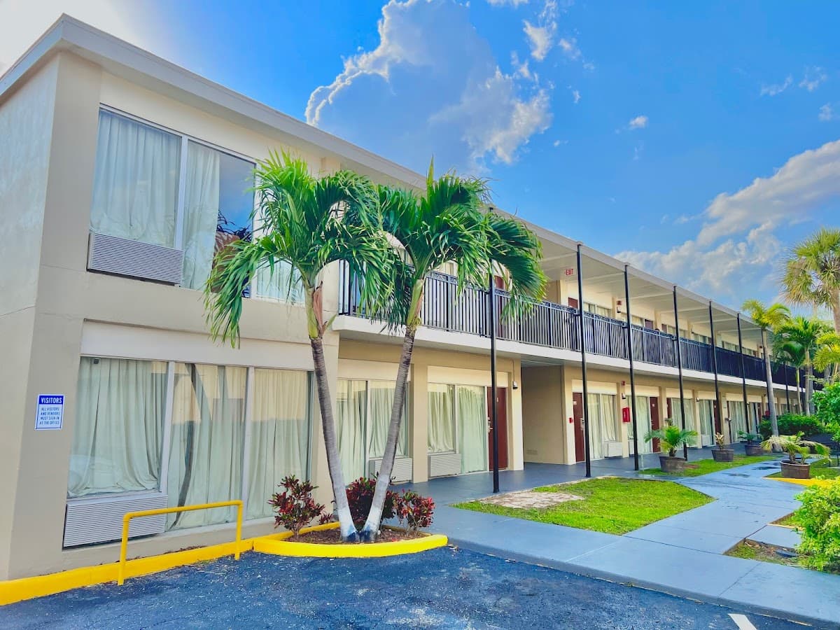 River Palm Hotel