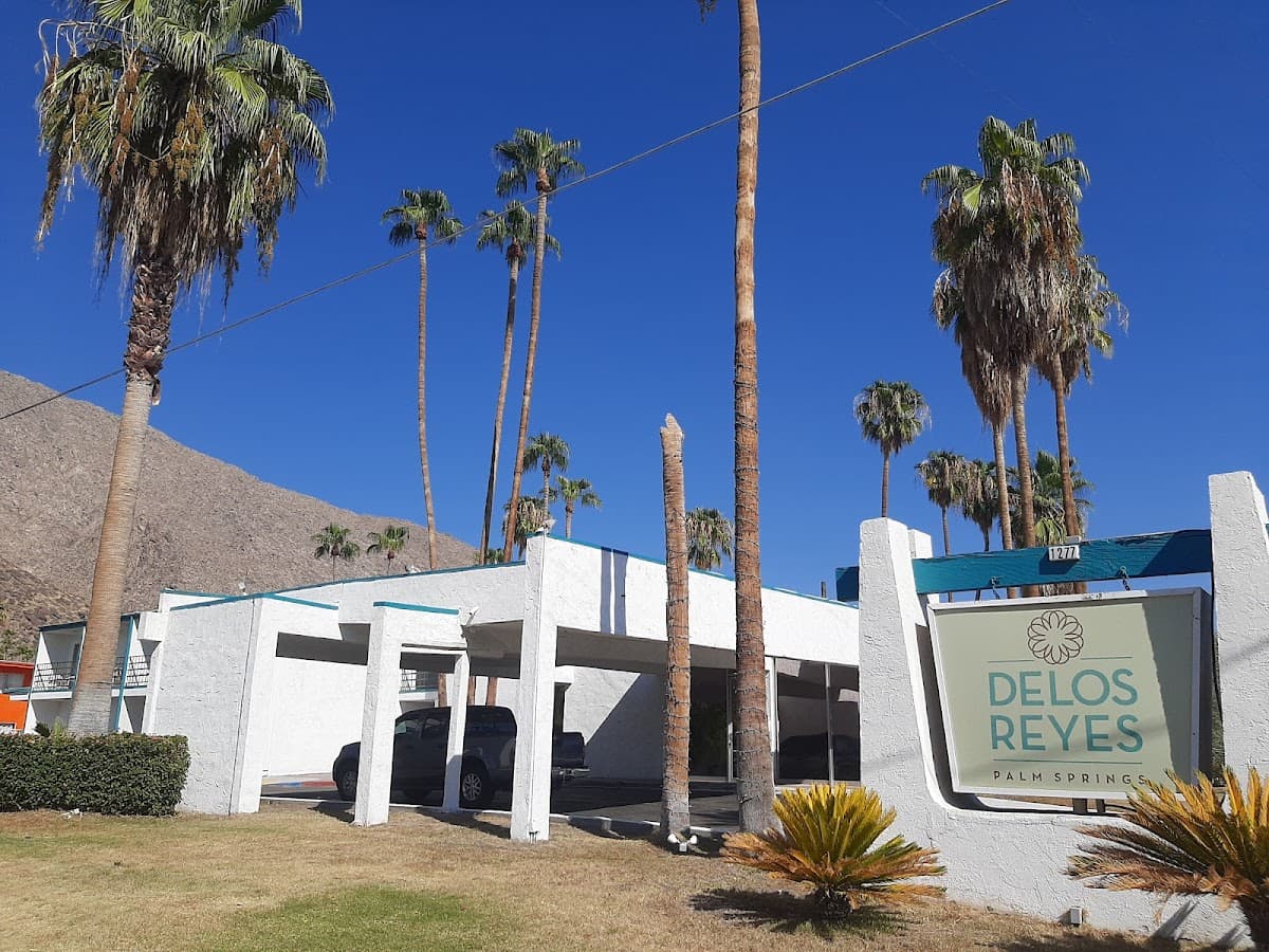Delos Reyes Palm Springs