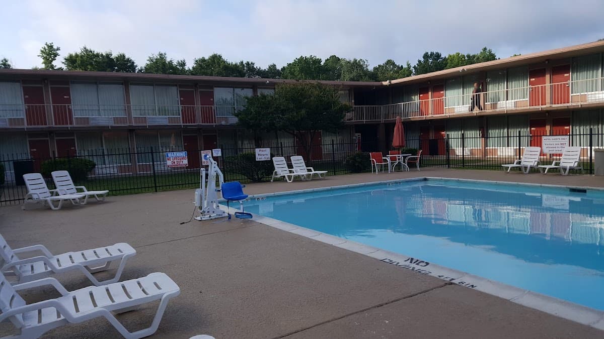 Express Inn & Suites