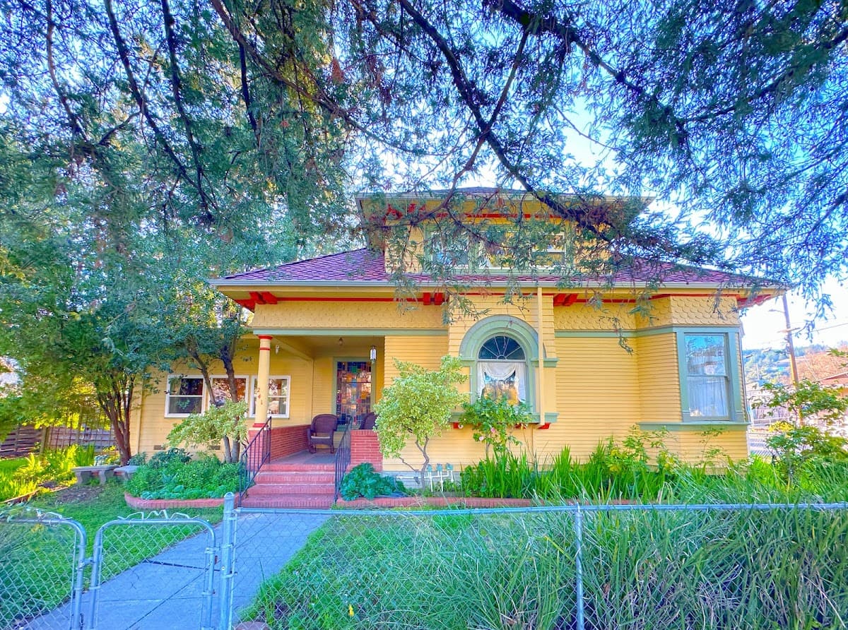 Cloverwood Manor