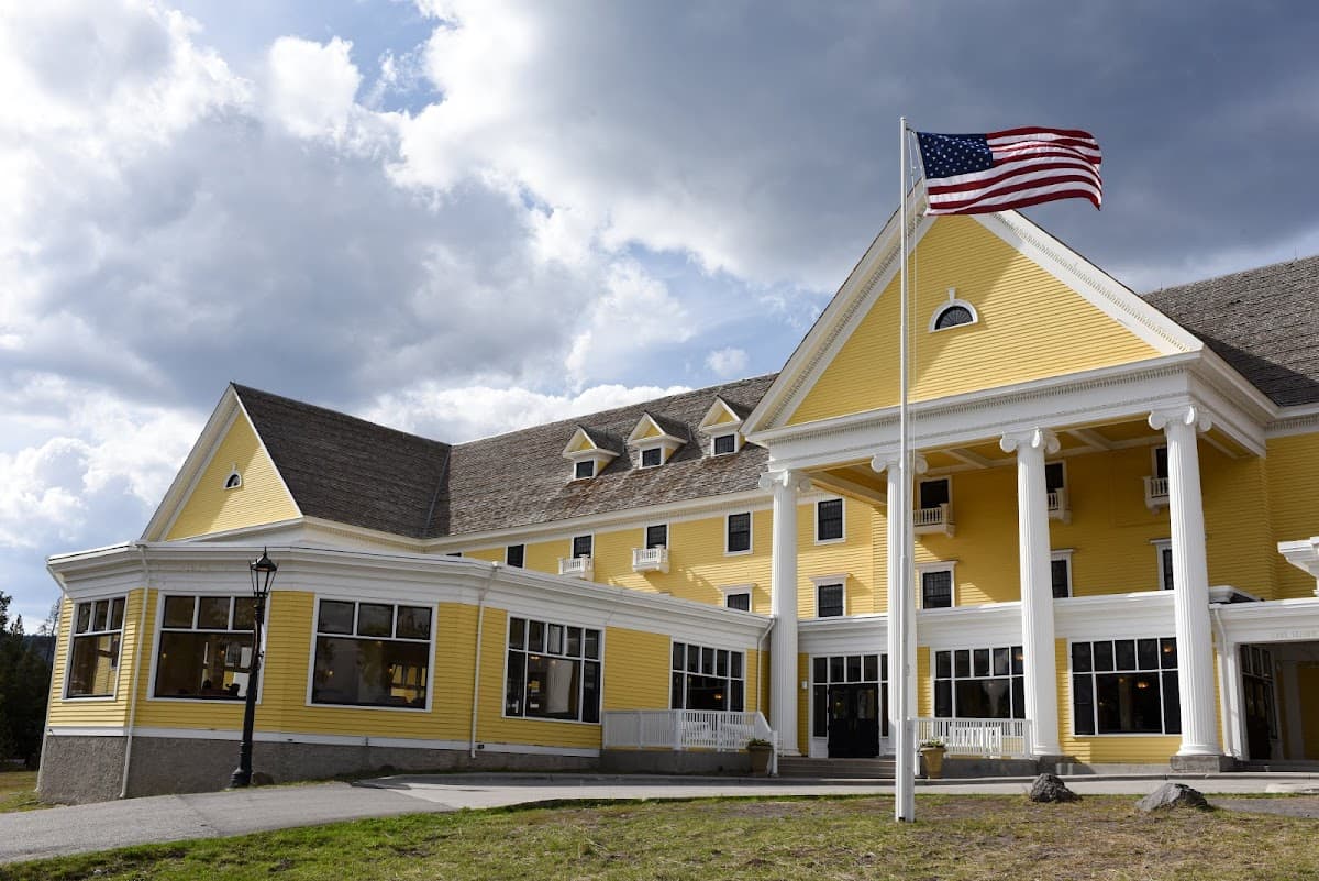 Lake Yellowstone Hotel & Cabins