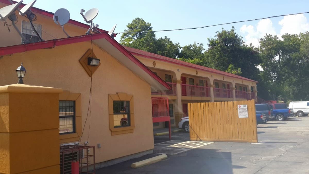 Regency Inn & Suites