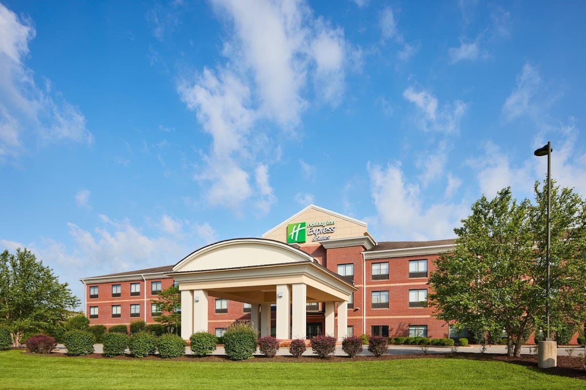 Holiday Inn Express & Suites Bridgeport - Clarksburg by IHG