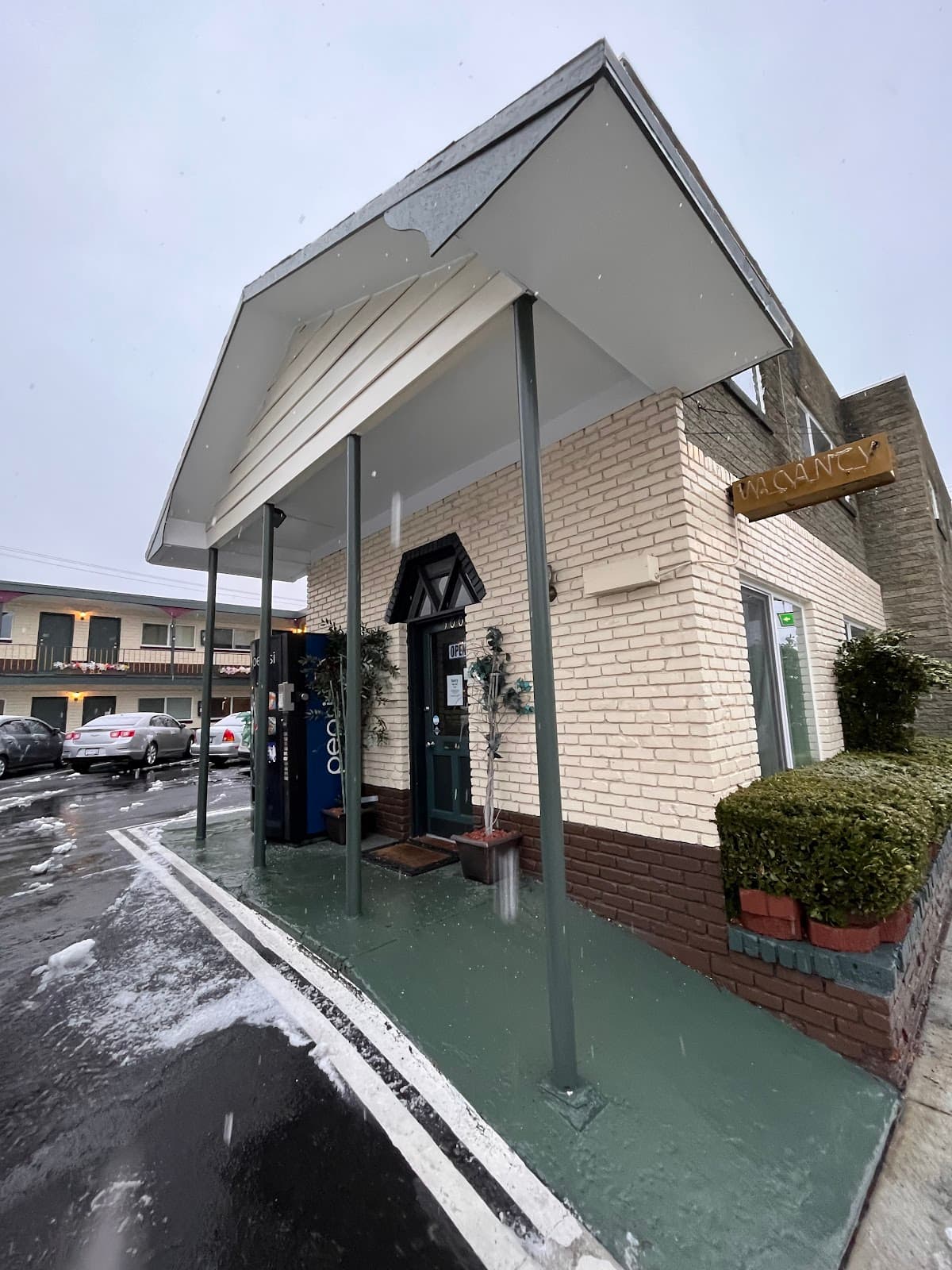 Virginian Motor Lodge