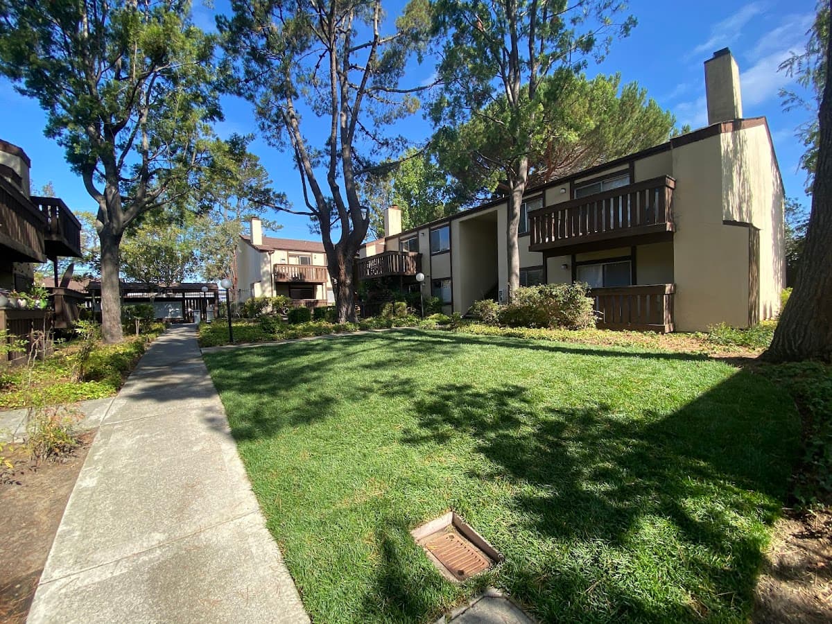 Shadow Creek Apartments