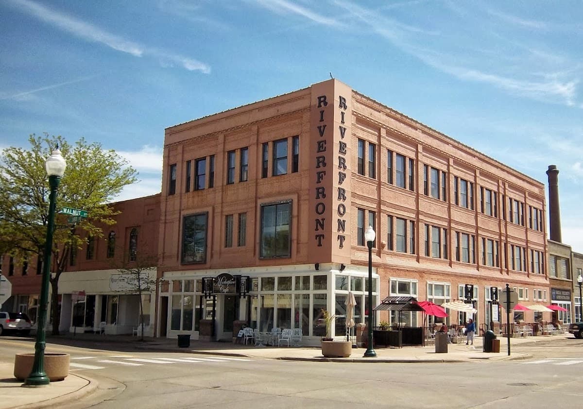 Riverfront Hotel
