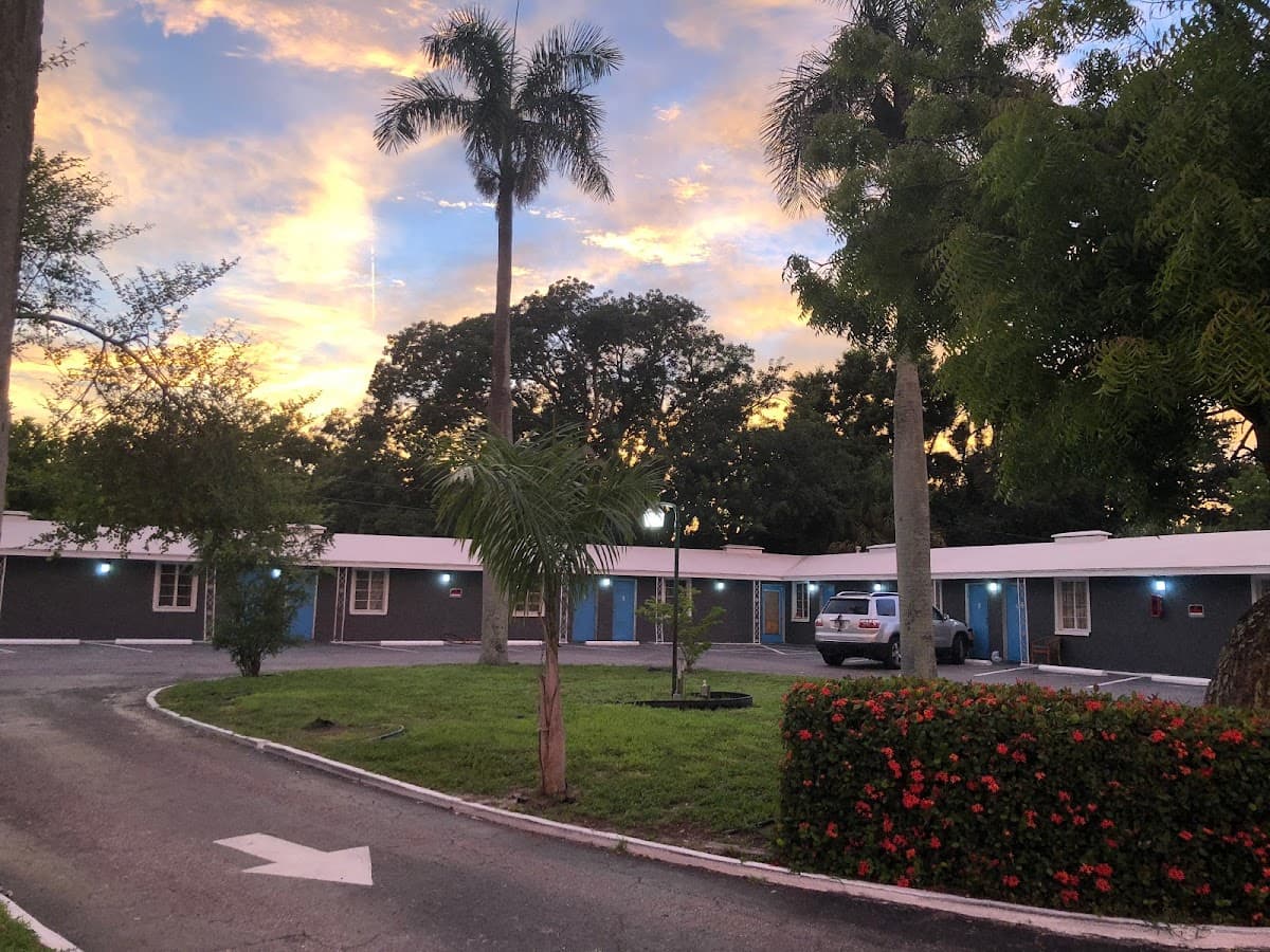 Bay Breeze Inn