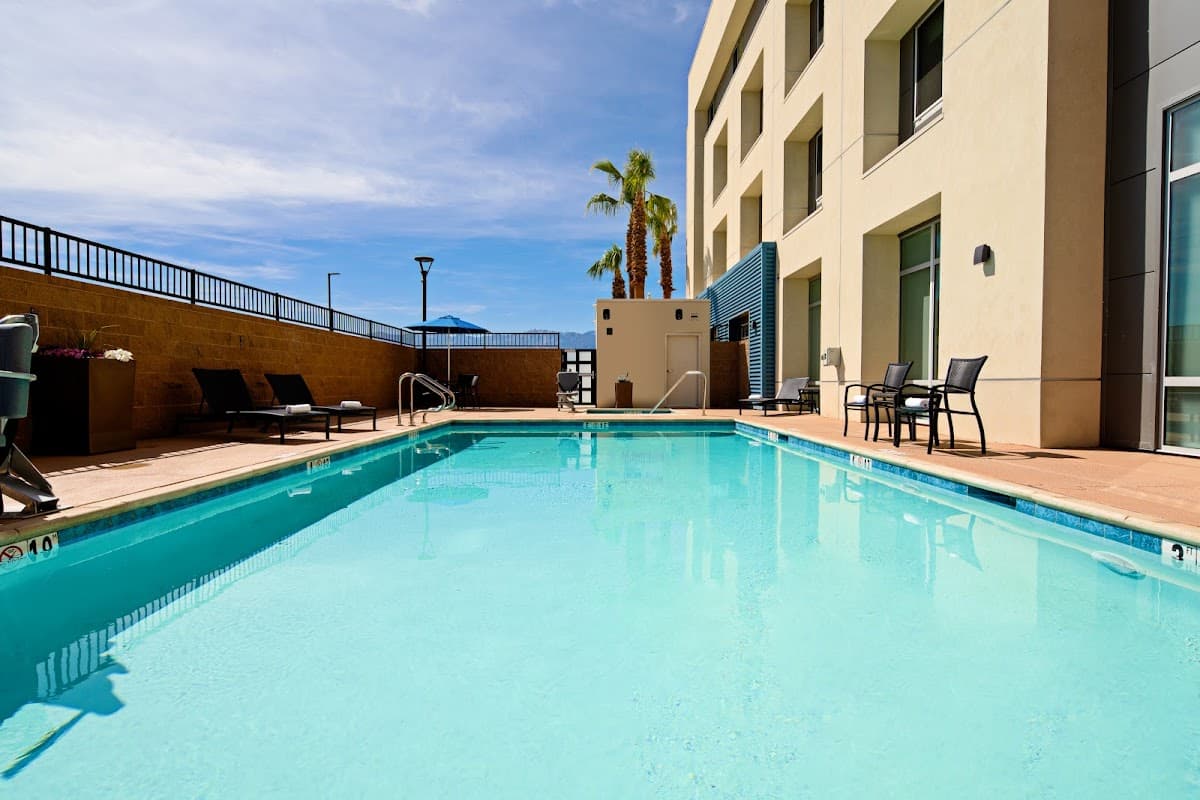 Holiday Inn Express & Suites - Palm Desert - Millennium, an IHG Hotel
