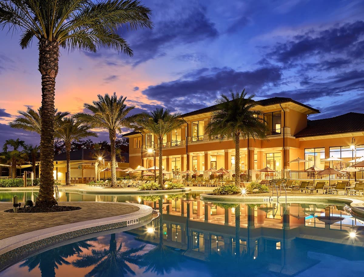 Regal Oaks Resort Vacation Townhomes by IDILIQ