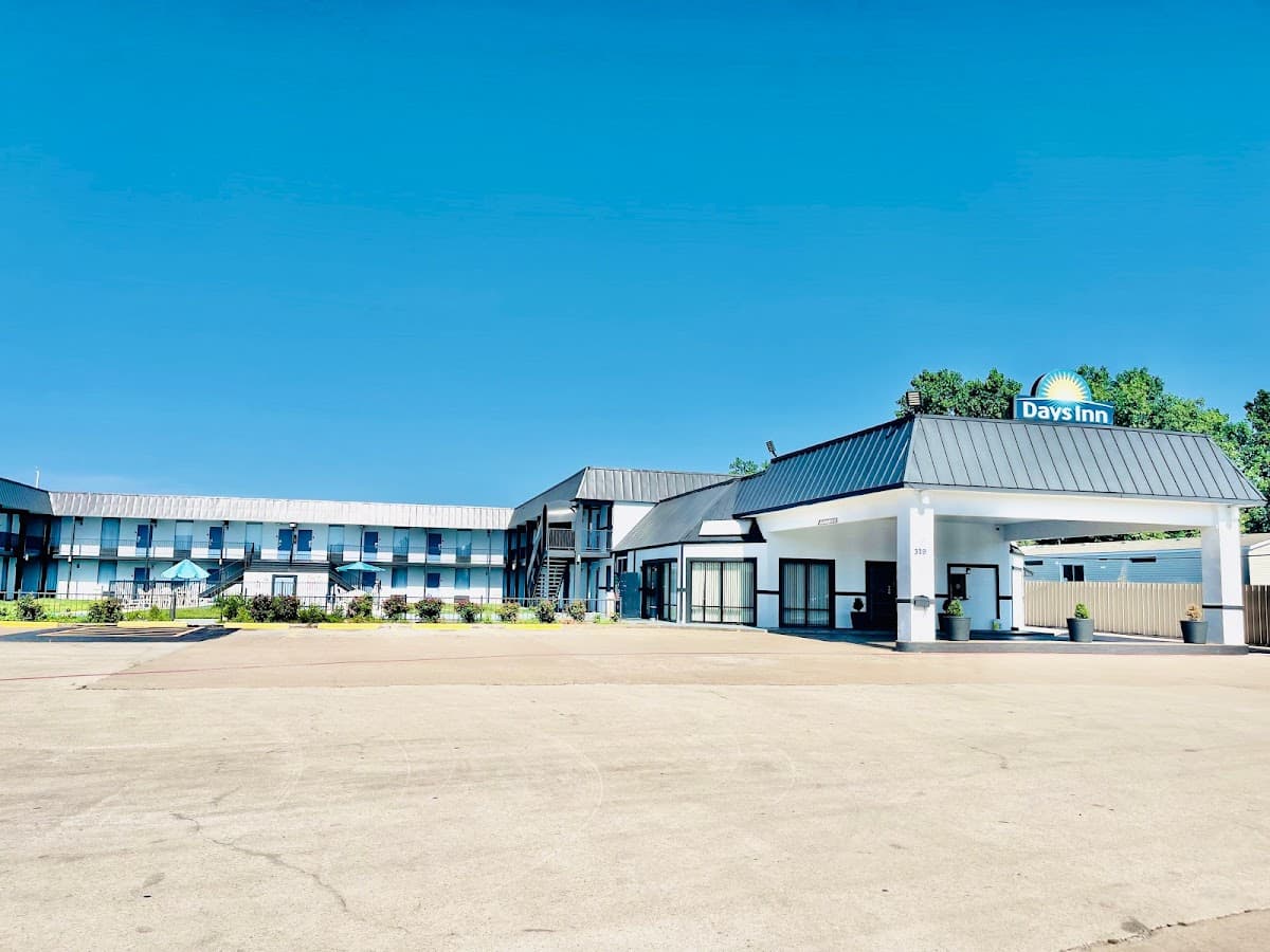 Days Inn by Wyndham Burleson Ft. Worth