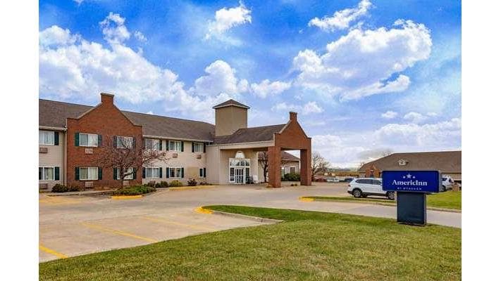 AmericInn by Wyndham Pella
