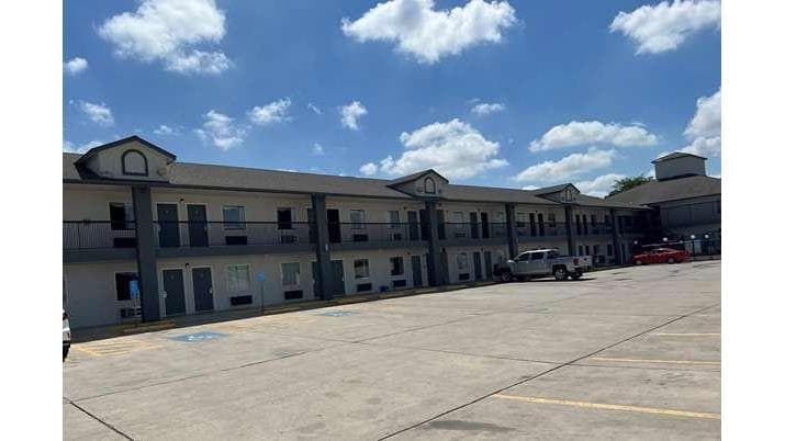 Days Inn by Wyndham Morgan's Wonderland / IH-35 N