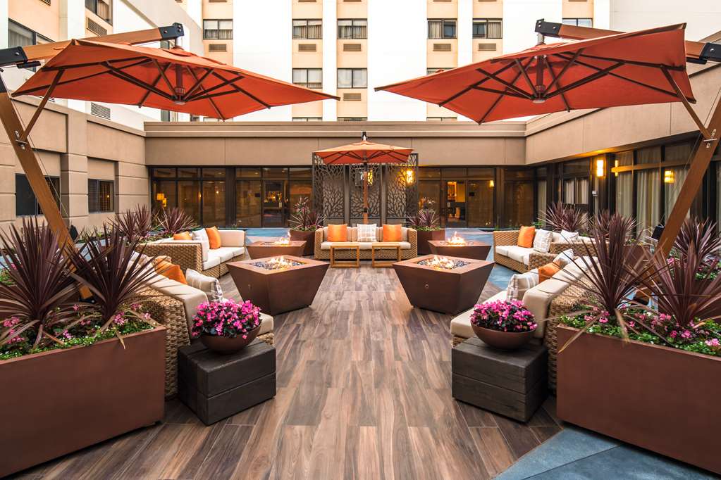 DoubleTree by Hilton Hotel San Francisco Airport