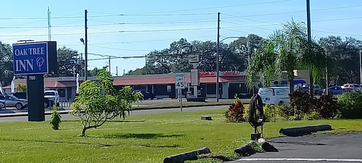 Oak Tree Inn