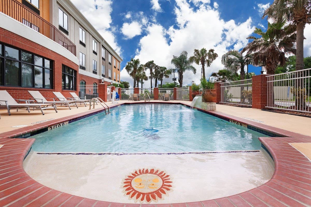 Holiday Inn Express & Suites Orange by IHG