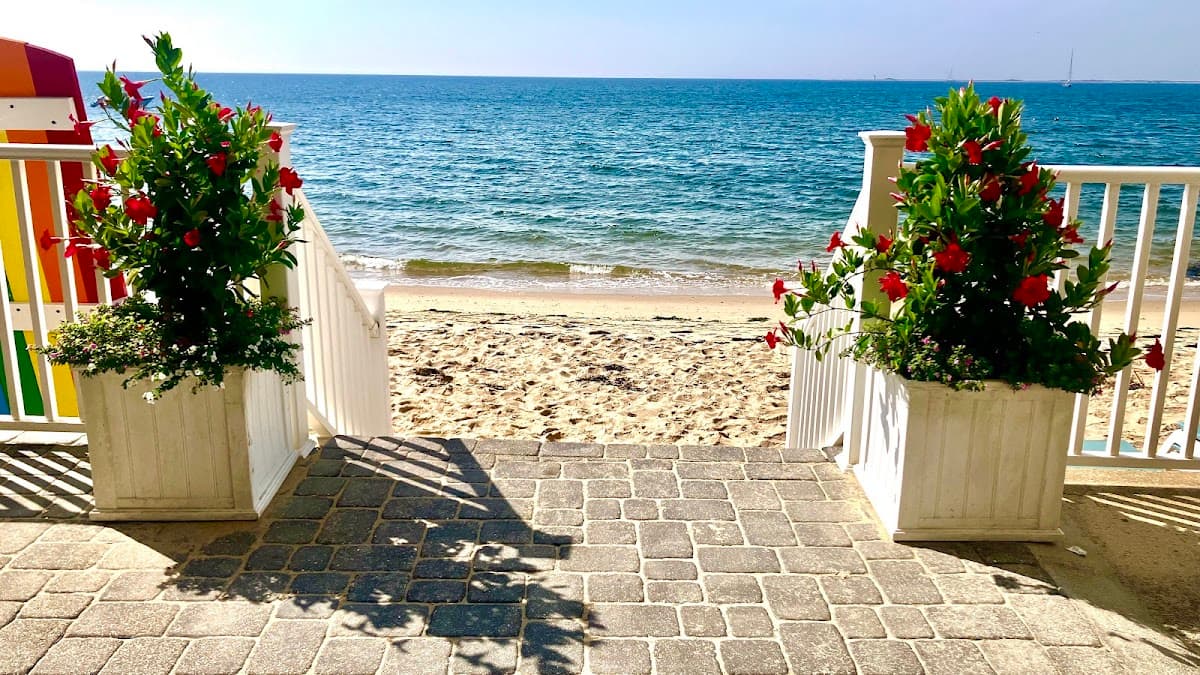 Surfside Hotel and Suites