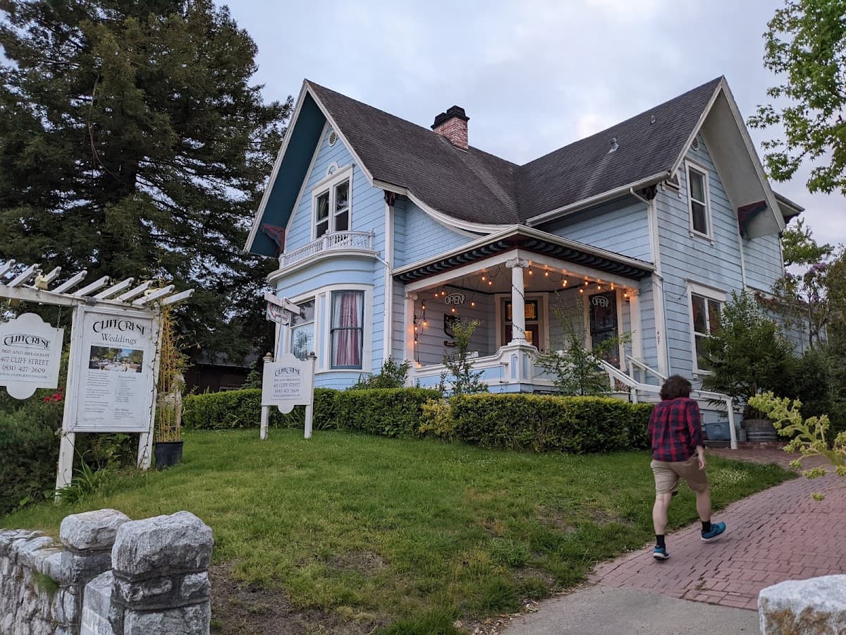Cliff Crest Bed and Breakfast