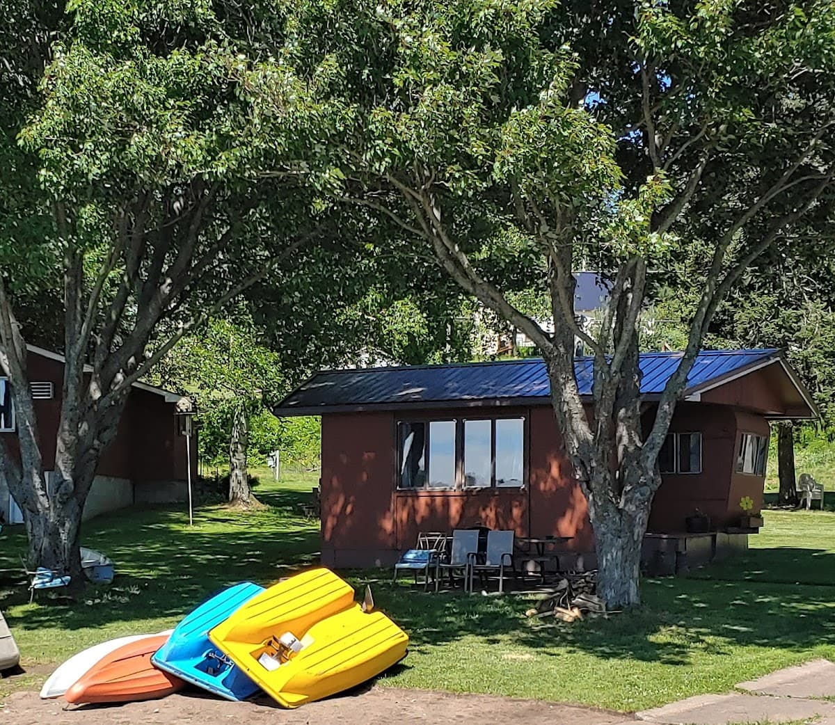 Lakeshore Motel Ice Lake