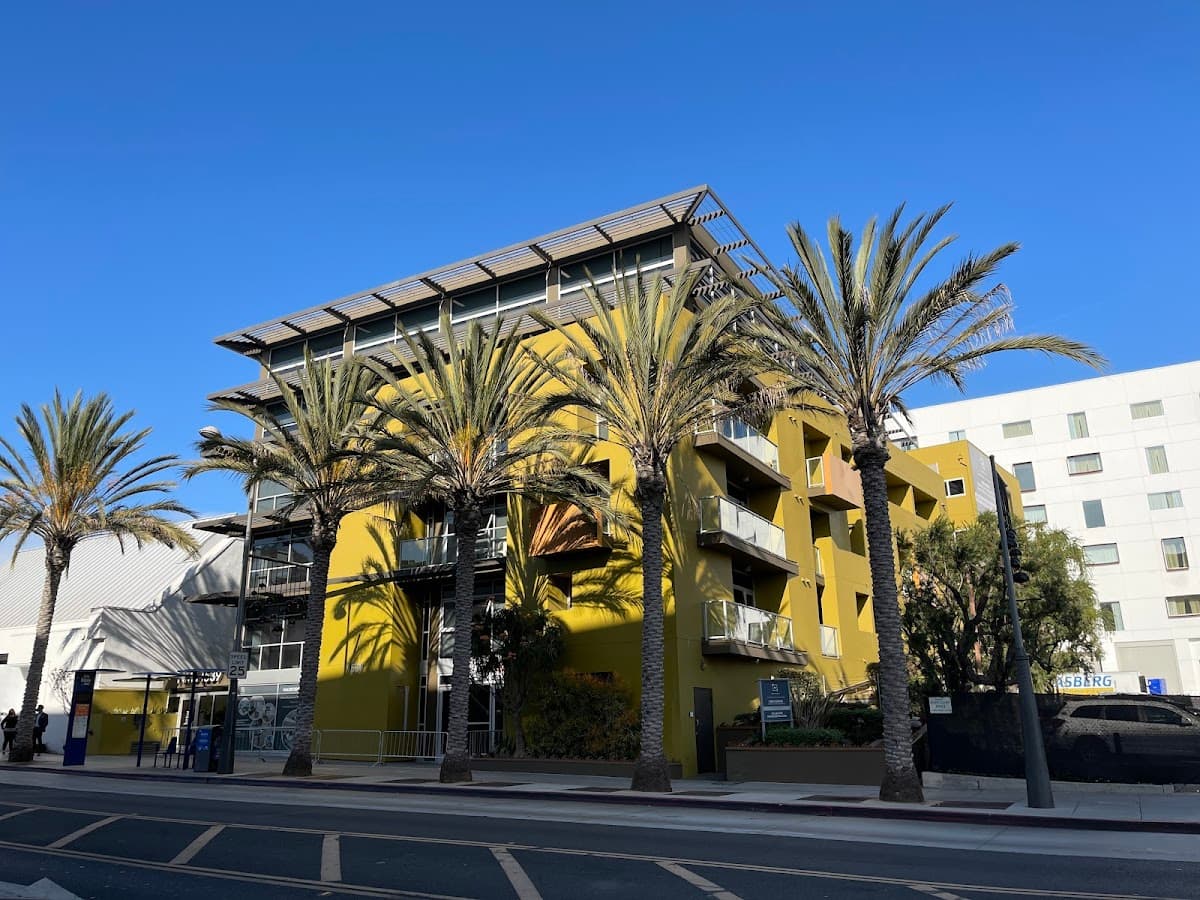Santa Monica Apartments