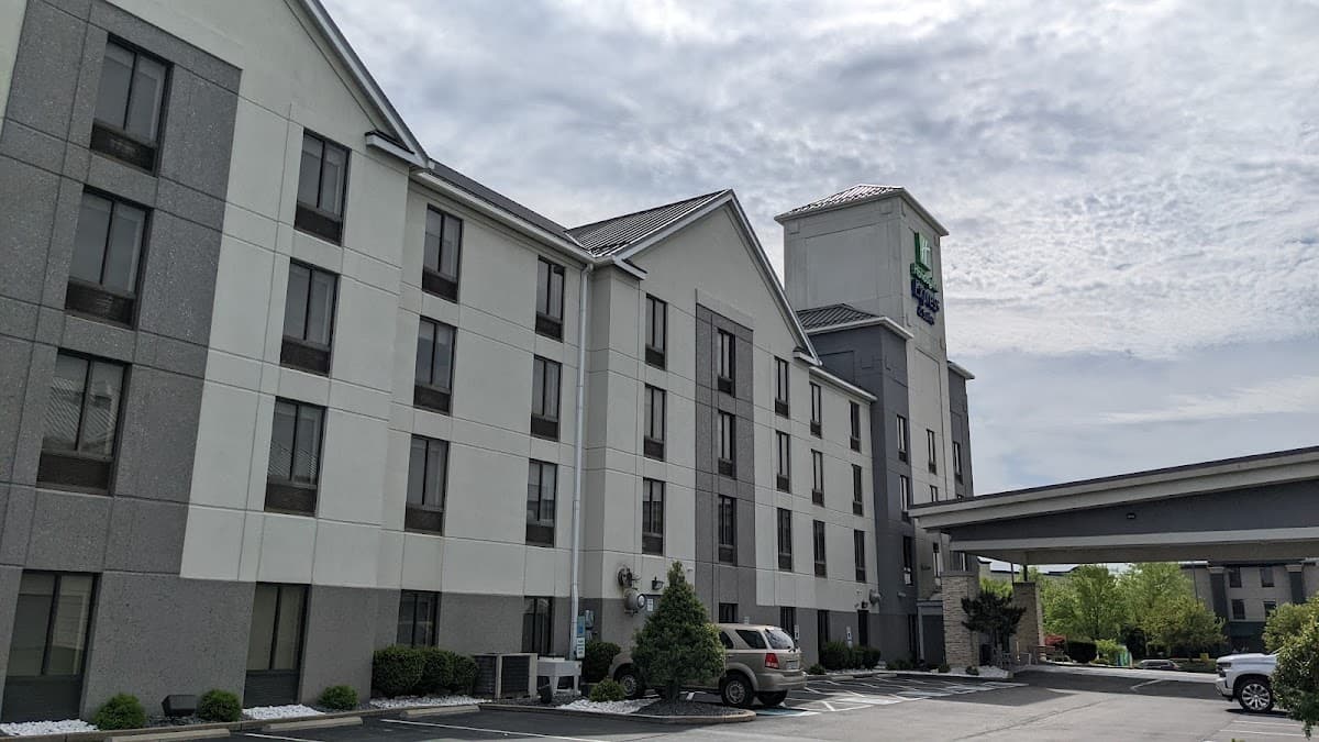 Holiday Inn Express & Suites Louisville East