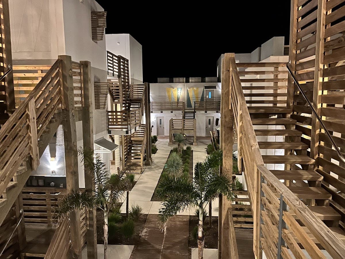 Lively Beach - Resort Condominium
