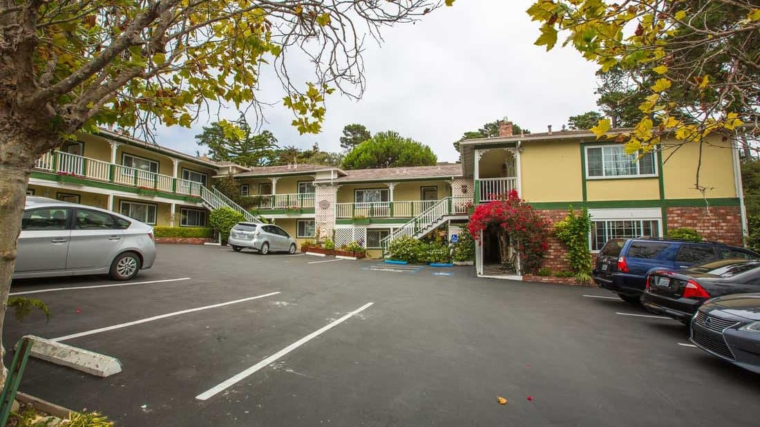 Carmel Inn & Suites