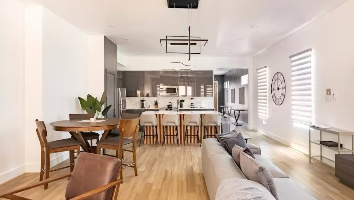 Gabriel's Luxury Short Term Fully Furnished Townhouse Rental 4 Bedroom/3 Bath