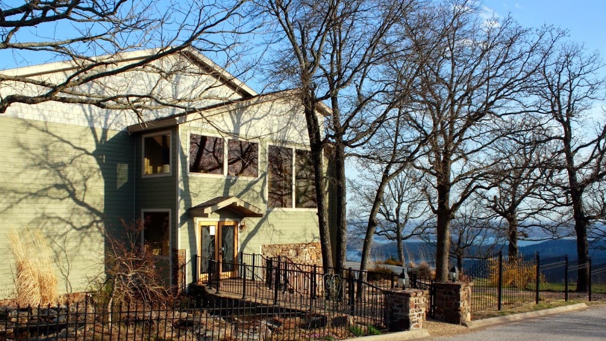 Whitney Mountain Lodge