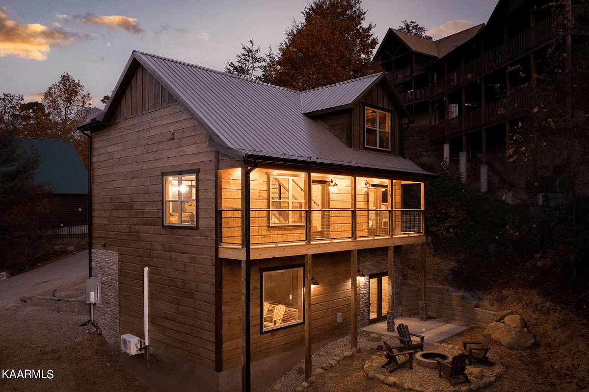 Rustic Ridge Cabin