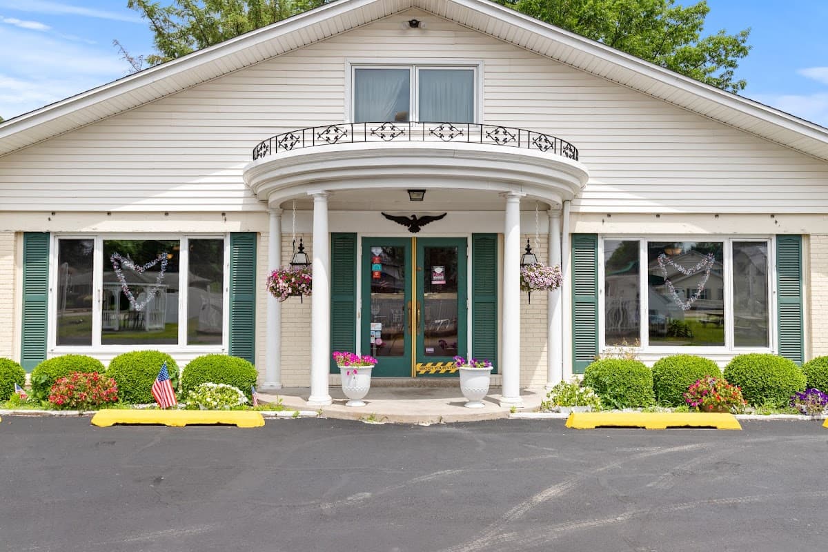 Glass House Inn Erie Near I-90 & I-79