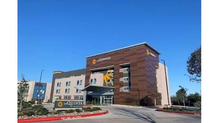 La Quinta Inn & Suites by Wyndham Dallas/Fairpark