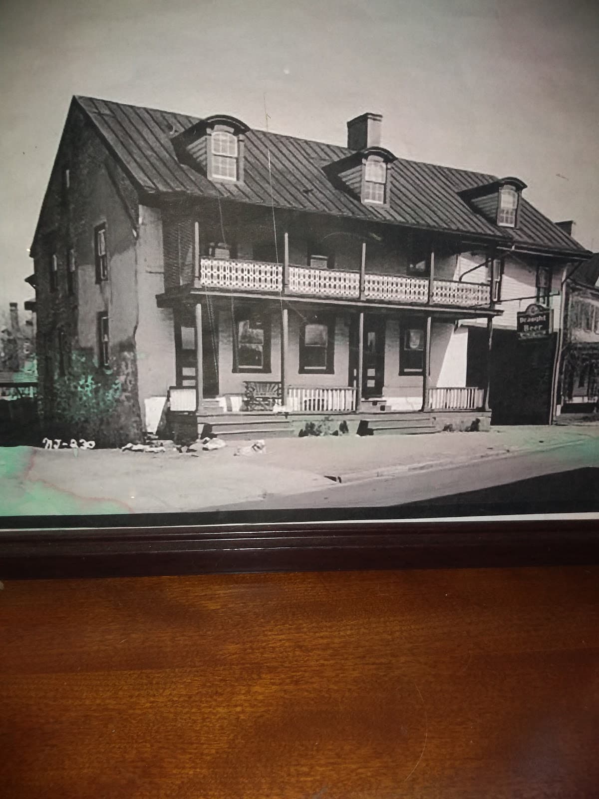 Hotel & Tavern