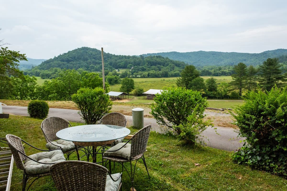 The Pines Country Inn