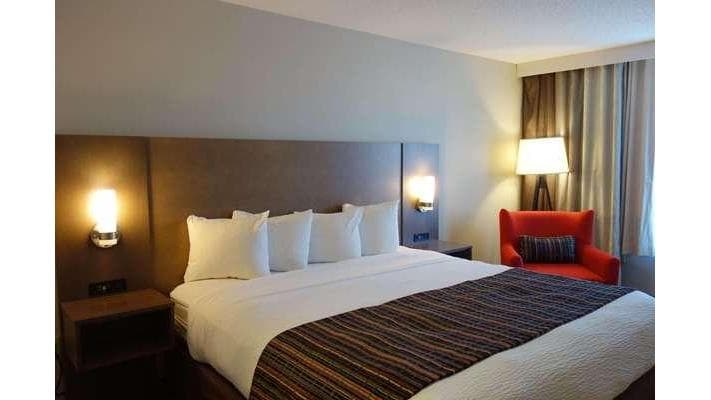 Country Inn & Suites by Radisson, Mason City, IA