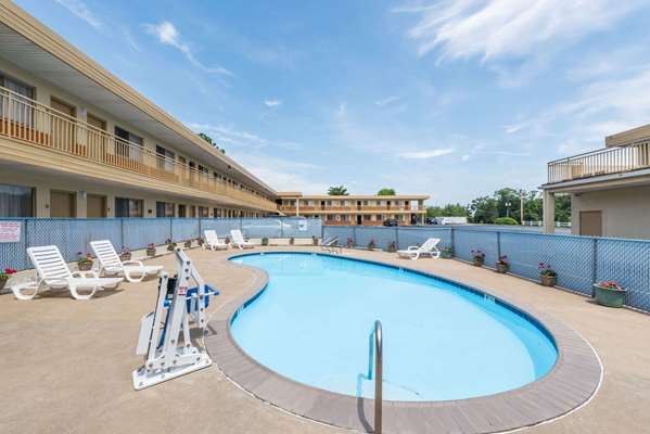 Travelodge by Wyndham Lancaster Amish Country