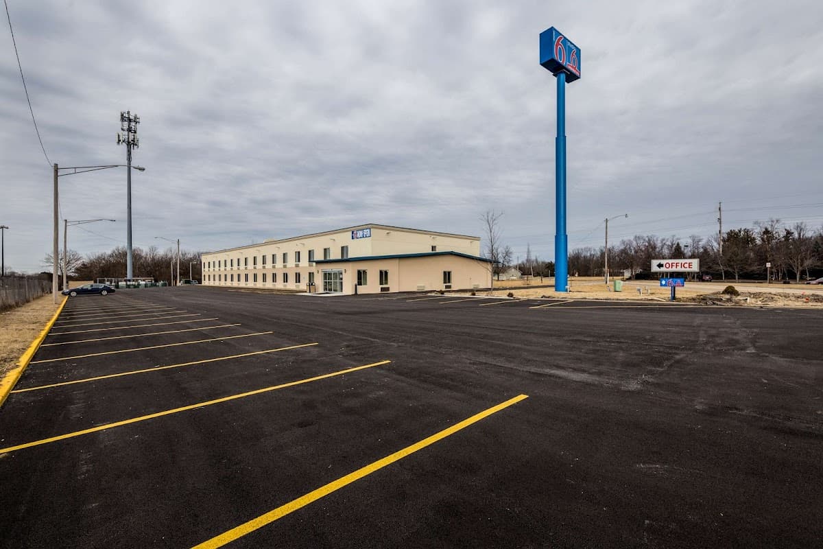 Motel 6 Peoria, IL