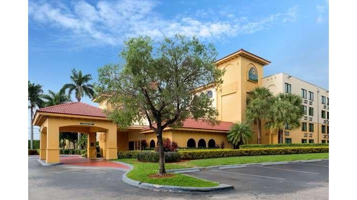 La Quinta Inn & Suites by Wyndham Ft Lauderdale Cypress Cr