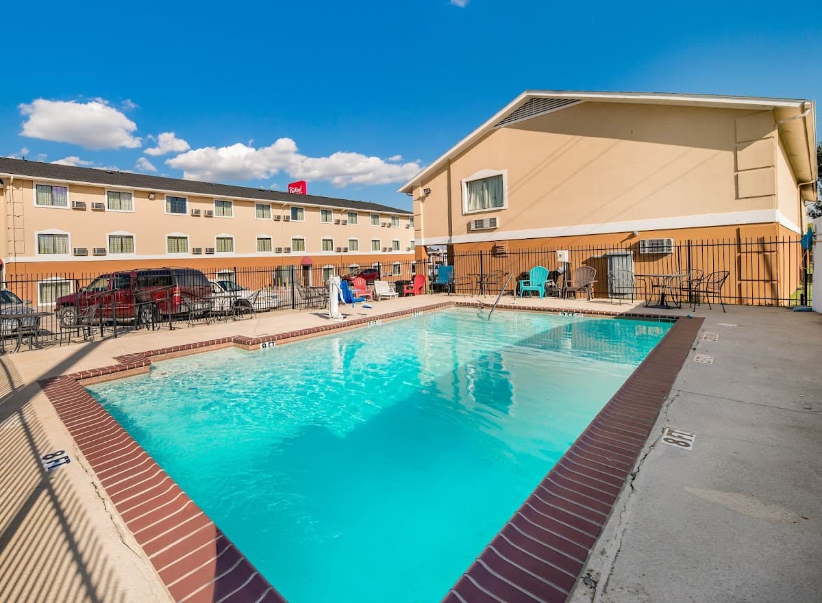 Red Roof Inn & Suites Denton