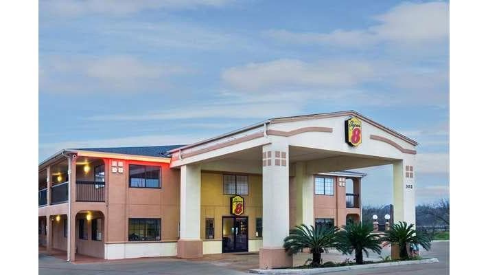 Super 8 by Wyndham San Antonio/Riverwalk Area