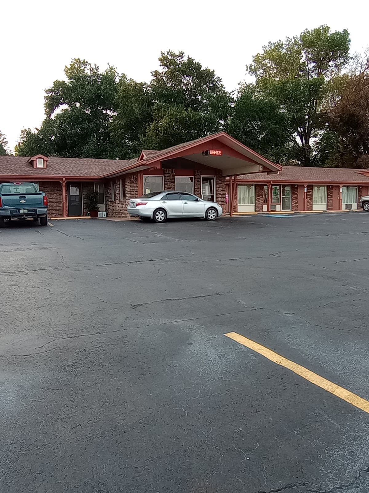 Travelers Inn