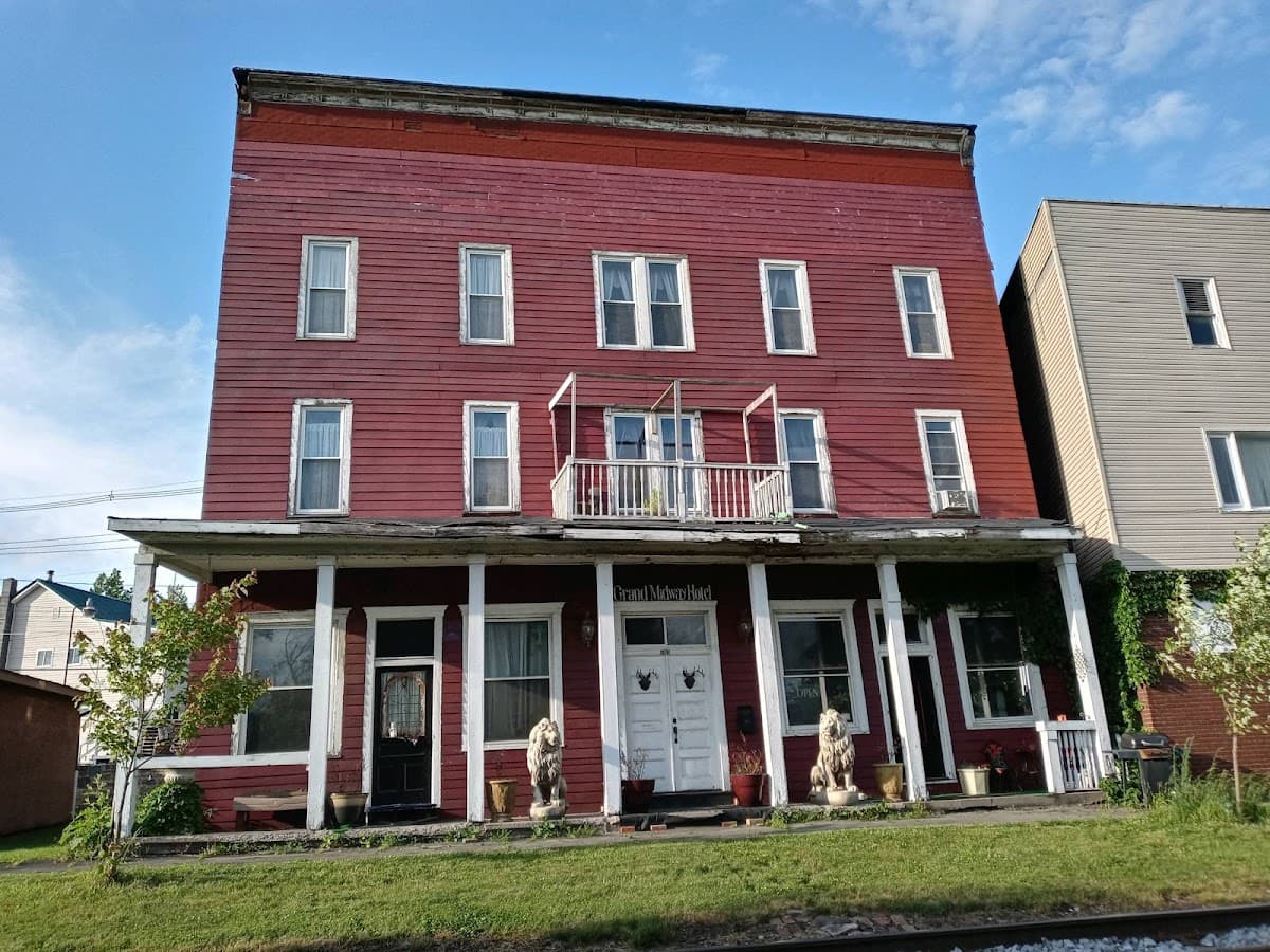 Grand Midway Hotel
