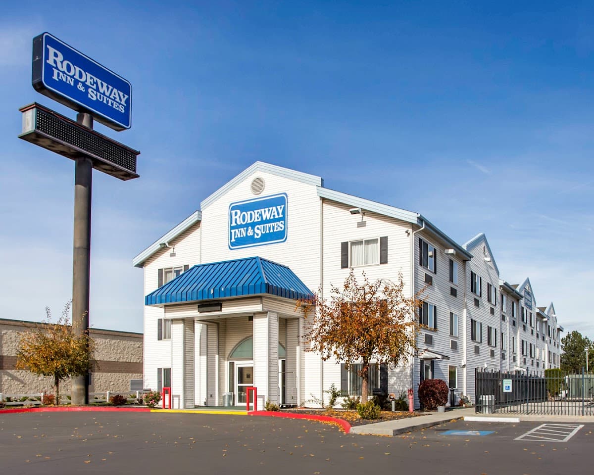 Rodeway Inn & Suites
